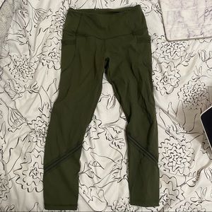 Victoria Sport Capri Leggings